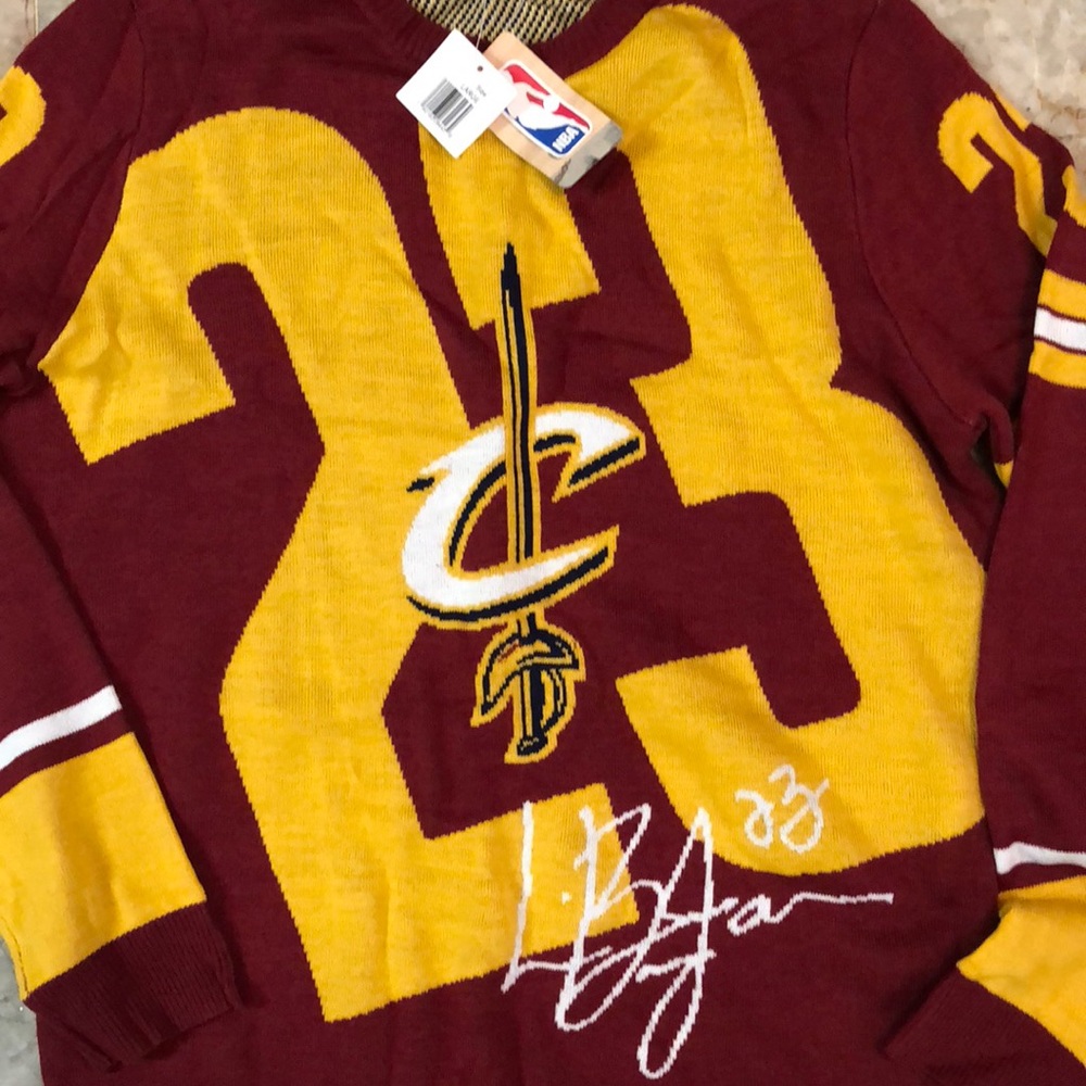 NBA  Lebron 23 Cavs Sweater - Picture 2 of 4